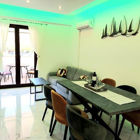 Apartman S Dvije Spavace Sobe Пореч Екстериор снимка