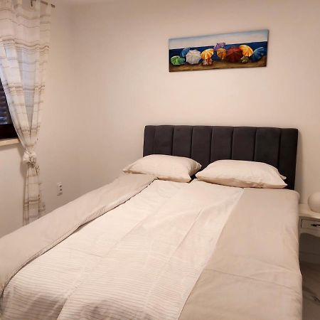 Apartman S Dvije Spavace Sobe Пореч Екстериор снимка