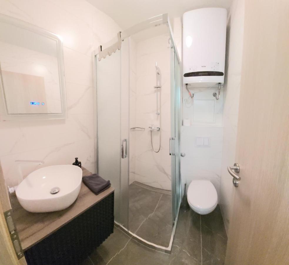 Apartman S Dvije Spavace Sobe Пореч Екстериор снимка