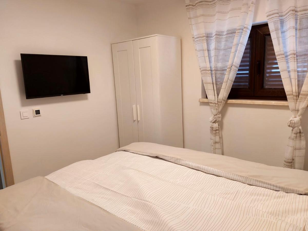 Apartman S Dvije Spavace Sobe Пореч Екстериор снимка